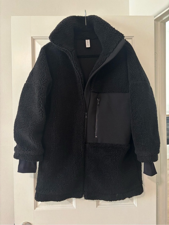 Varley Jackets & Blazers - Varley Black Sherpa Mid Length Jacket with Zip Pocket